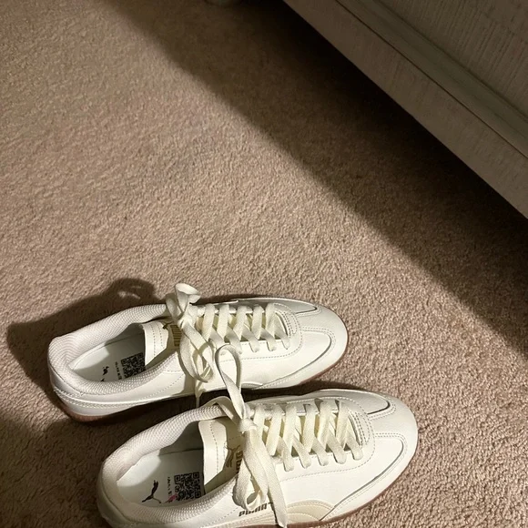 Women’s 5v5 AOS Puma sneakers - Picture 2 of 9